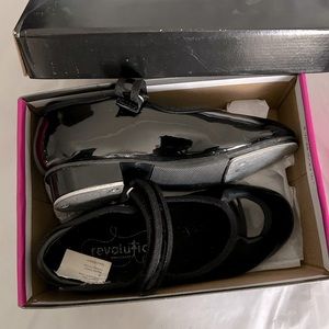 Girl’s Tap Shoes